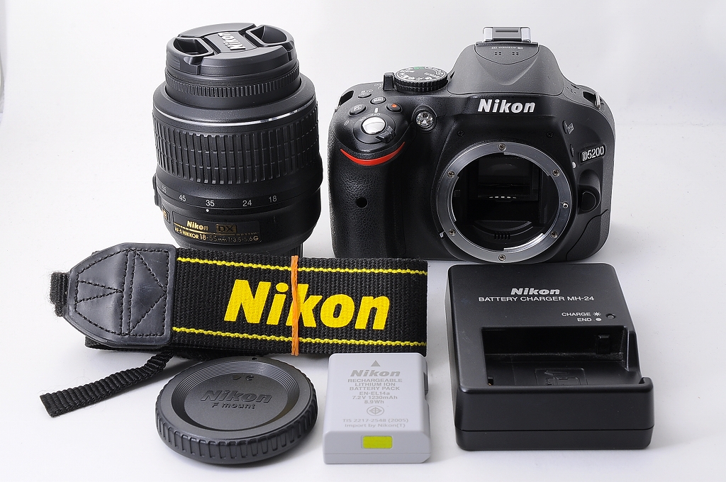 TOP MINT】NIKON D5200 Digital Camera + 18-55mm F/3.5-5.6 G