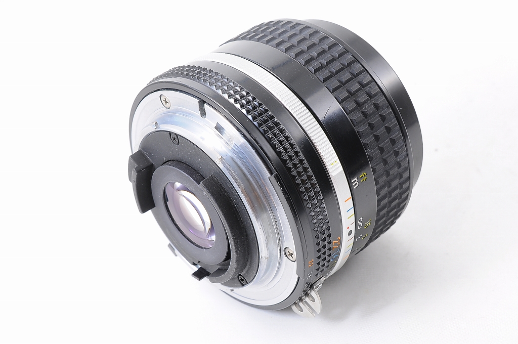 Nikon AI-S NIKKOR 28mm F3.5 MF Wide Angle Lens For F Mount NEAR